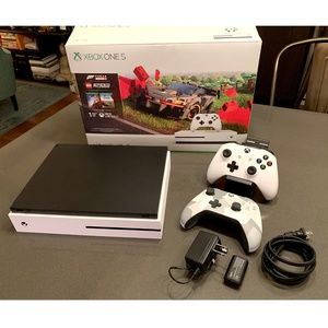Microsoft Xbox One X 1TB 4K Ultra HDR White Console + Winter Forces Controller